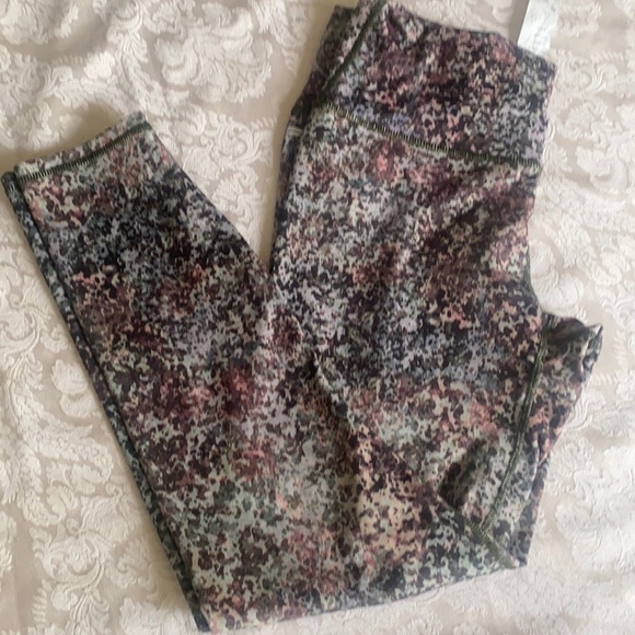 Camouflage Colors Printed Leggings By Fabletics, S - Picture 4 of 8